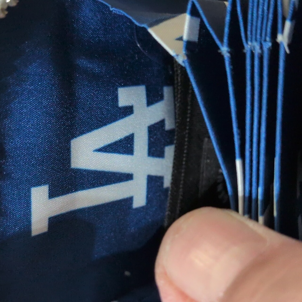 Los Angeles Dodgers Zip Up Wallet - Picture 5 of 5